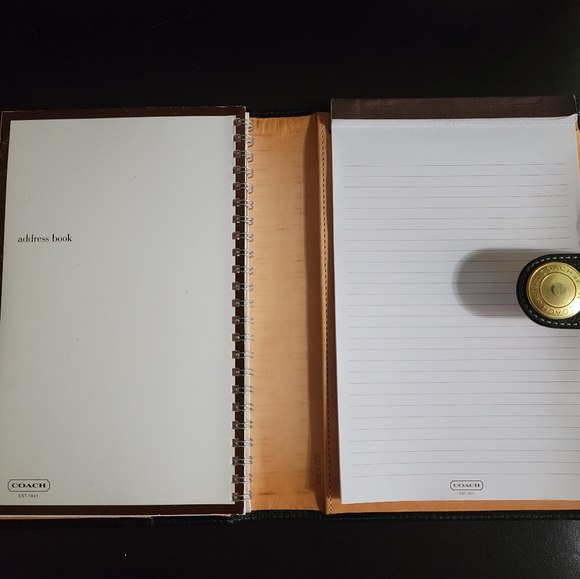 Coach Signature Gigi Executive Tote and Planner - Picture 7 of 11